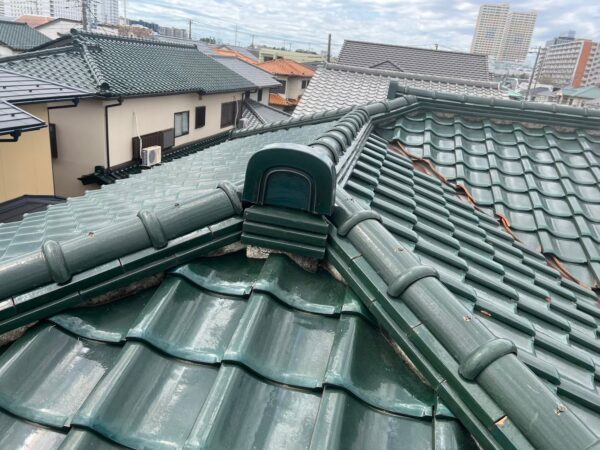 さいたま市緑区にて雨漏り修理・屋根修理〈瓦屋根の雨漏り、葺き直し工事〉の施工前写真